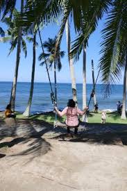 Di pantai ini ada ayunan dan frame foto cantik yang sangat sayang kalau kamu enggak sampai foto di sini. Di Charly S Coklat Anda Bisa Bermain Ayunan Yang Tinggi Di Antara Pohon Kelapa Di Tepi Pantai Foto Charlys Chocolate Karangasem Tripadvisor