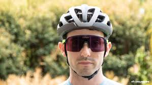 Mathieu van der poel is in het openingsweekend van de tour de france een van de topfavorieten op ritwinst en geel en dus trokken wij met onze podcast de tour is van ons naar vader adrie van der poel om vooruit te blikken op de 108ste ronde van frankrijk. Oakley Sutro Vs Sutro Lite Review Casual Performance Swiss Cycles