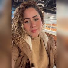 Andrea Macias (@AndreiStefi)