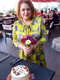 Tento tvůrce ještě nemá přidanou biografii. Actrita Liliana Mocanu Din Las Fierbinti A Primit Primul Tort Din Partea Exclusiv Ro Si Cofetaria Online Doux Art Exclusiv