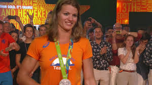 Jun 03, 2021 · ik keek als meisje altijd op tegen dafne schippers, jamile samuel en churandy martina en nu mag ik zelf meedoen in de grootste wedstrijd in nederland tegen de wereldtop. Dafne Schippers Gehuldigd In Hhh Met Video