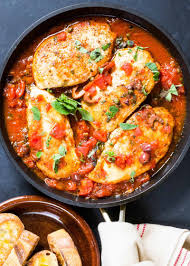 Skillet Chicken Puttanesca Recipe Simplyrecipes Com Recipe Chicken Puttanesca Recipes Puttanesca