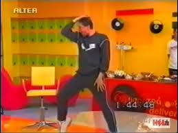 I don't own the rights to this song. Paratragoyda Sakhs Roybas Toy Peiraia Prwth Emfanish Youtube