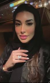 Ø´Ø§ÙØ¯ ÙØ§Ø³ÙÙÙ ØµØ¨Ø±Ù Ø¨Ø§ÙØ¹Ø¨Ø§Ø¡Ø© ÙØºØ·Ø§Ø¡ Ø§ÙØ±Ø£Ø³ ÙÙ Ø¥Ø­Ø¯Ù Ø§ÙØ­ÙÙØ§Øª Ø¨Ø¯Ø¨Ù ØµÙØ±