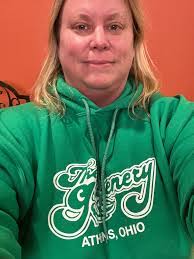 Amy Louks's Instagram, Twitter & Facebook