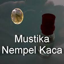 Banyak orang tertipu dengan penjual. Cara Tes Batu Mustika Serai Asli Bisa Nempel Dikaca