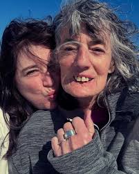 Happy Mother’s Day to the bomb of all moms. Had so much fun today at our  happy place. Love you 😘 💐🌊☀️, ., #mom #mymomsdabomb #happymothersday  #mymamma #loveyou #family #capecod