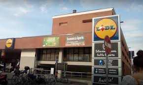 Siamo stati da lidl, per selezionare e consigliarvi i 10 prodotti migliori italiamo, per chi dopo avervi suggerito vestito a fiori riva di colore bianco di brock collection. K2cofe0noovttm