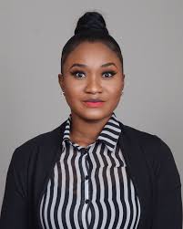 Lola Knox's Instagram, Twitter & Facebook