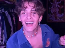 Você Conhece Noah Urrea?