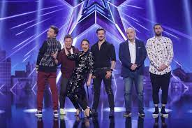 Concurentii de astazi au venit pe scena marilor dorinte de a fi indeplinite si de a castiga si marele premiu pus in joc, vor fi alte momente ce vor impresiona o tara intreaga. Romanii Au Talent 2019 Prima SemifinalÄƒ Cei Cinci Finalisti Dcnews