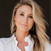 Laticia Saunders's Instagram, Twitter & Facebook