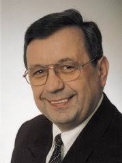 Frischer Lachs und Aal aus der Räucherkammer. Hamburger Fischspezialist  führt SAP R/3 ein