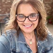 Tracey Baum's Instagram, Twitter & Facebook