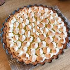 Premiere Tarte Au Citron Meringuee Avec Les Moyens Du Bord Tartecitronmeringuee Pastry Patisserie Blog Foodblogger Blogger In In 2020 Food Desserts Pie