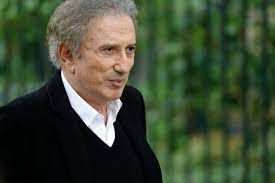 Drucker crossed many boundaries as a writer, teacher dr. Television Michel Drucker Est Dans Le Dernier Col Et Espere Revenir Au Printemps