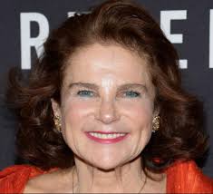 Linda Purl Sings For Fans