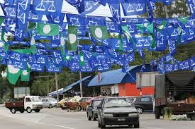 Malaysia has 222 parliamentary seats and a simple majority to win the election is 112 seats. Bn Powered To Hard Fought Victory In Ge13 Malaysia Malay Mail