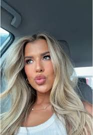 Whitney Wise's Instagram, Twitter & Facebook