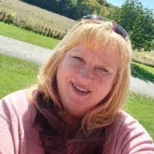 Shirley Plank's Instagram, Twitter & Facebook