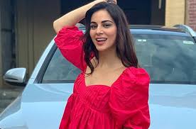 Kundali Bhagya S Shraddha Arya Rings In Her Birthday With Rains And Enjoys The Weather See Pics Presenting motion poster of car gabru di by karan singh arora feat shraddha ayra. kundali bhagya s shraddha arya rings in