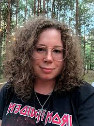 FIF! Feeling great today and I feel like my majestic fluff deserve all the  yay today. Summer event with work so no work, free food, rock theme and  free tattoo for me!