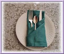 Pochette A Couverts Rectangulaire A Plis Obliques Avec Images Pliage Serviette Pliage Serviette Couvert Pliage Serviette Range Couvert