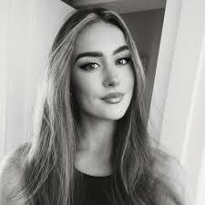 Carolyn Brophy's Instagram, Twitter & Facebook