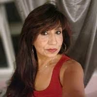 Carmen Holmes's Instagram, Twitter & Facebook