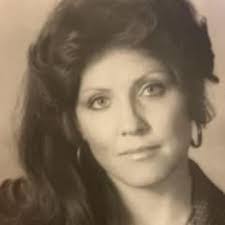 Kim Hunsaker's Instagram, Twitter & Facebook