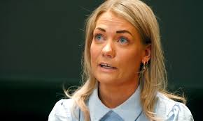 NRK har fulgt Sandra gjennom hennes første år på tinget