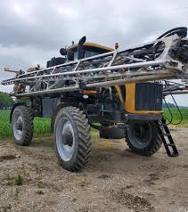 Rogator RG1100 Sprayer