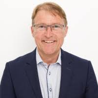 Robert Degenhardt's Instagram, Twitter & Facebook