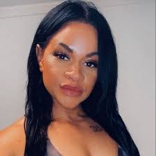 Carrie Shearin's Instagram, Twitter & Facebook