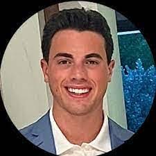 Nicole Merryman's Instagram, Twitter & Facebook