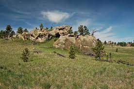 Not Nearly Enough People Know About The Ancient Medicine Rocks State Park In Montana State Parks Montana Monument Valley