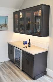 For 45º corners like this, the forms should be mitered at 22.5º. 75 Beautiful Home Bar With Solid Surface Countertops Pictures Ideas August 2021 Houzz
