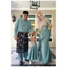 Kehadiran naila nurjannah diterima baik oleh keluarganya. Sekitar Hari Raya Zizie Ezette 13 Gambar Model Pakaian Gaun