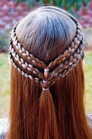 If you have straight hair, just curl the bangs for a wavy look. 21 Cute Hairstyles For Girls You Should Not Miss Hairstyles Weekly Hair Styles Halloween Hair Cool Hairstyles For Girls