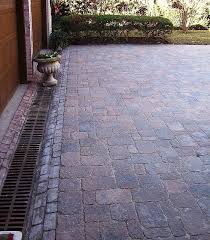 Paver Driveway With Drainage Channel Local Ktr Drainage Maison Amenagement Jardin Decoration Jardin Terrasse