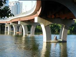 The blue water of the colorado river shimmering under the sunlight is also nice. Pfluger Pedestrian Bridge Austin Mapio Net