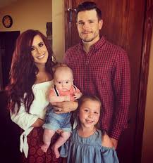Chelsea houska's daughter aubree trims the christmas tree. Teen Mom S Chelsea Houska Is Pregnant With Baby No 3 People Com