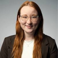 Alexis Mackay's Instagram, Twitter & Facebook