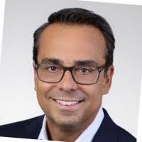 Stephen Berwick's Instagram, Twitter & Facebook