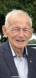 Who Grew up around Coalisland public group