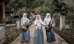 5 perempuan berhijab dengan suara yang luar biasa dan enak di dengar jika kalian mau denger suara mereka lebih banyak kunjungi situs soundcoud dan search. Band Metal Beranggotakan 3 Gadis Ini Tampil Beda Dengan Berhijab Okezone Lifestyle