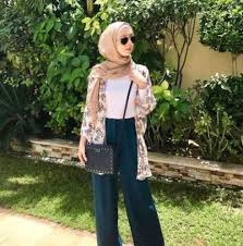 Namun hal ini merupakan gambaran perubahan hubungan anda dengan orang orang yang ada disekitar. Pin Di Outfit Hijab
