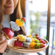 Check spelling or type a new query. Abnehmen Weshalb Du Am Abend Lieber Kein Obst Mehr Essen Solltest Bunte De