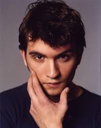 Anthony Carrigan with hair : r/Barry