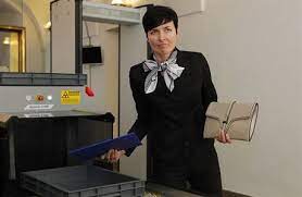 Lenka bradáčová (born 1 march 1973) is a czech lawyer and prosecutor who has been high state attorney in prague since 2012. Nerozumime Si Protoze Se Neposlouchame Oponenty Uz Vubec Ne Tema Lidovky Cz